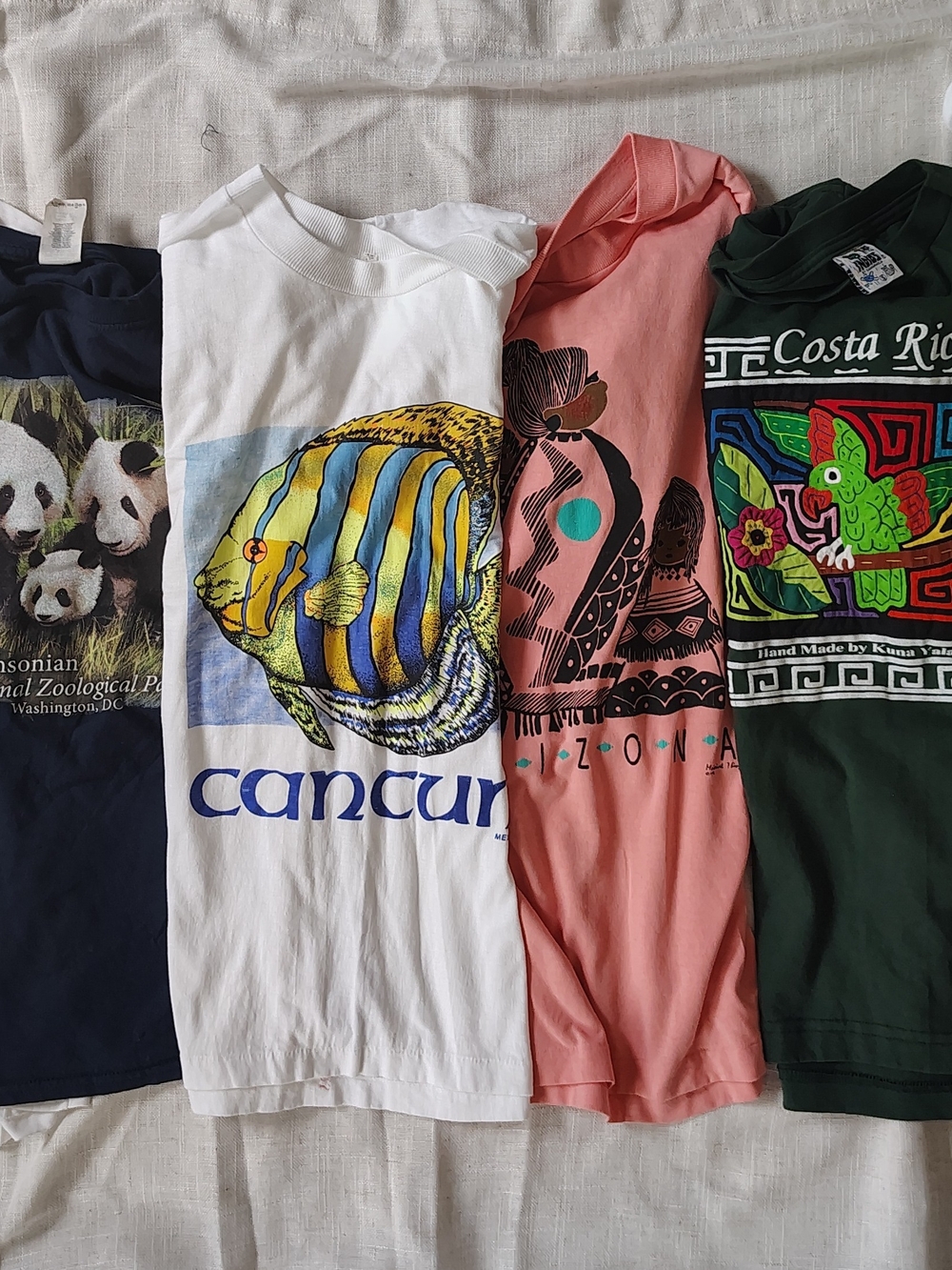 (6pcs) Vintage Souvenir Graphic Tee Bundle Size (M L) Costa Rica Cancun Panda